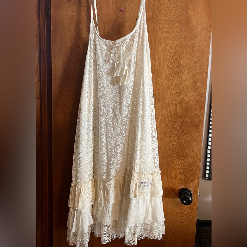 Elegant Cream Lace Dress